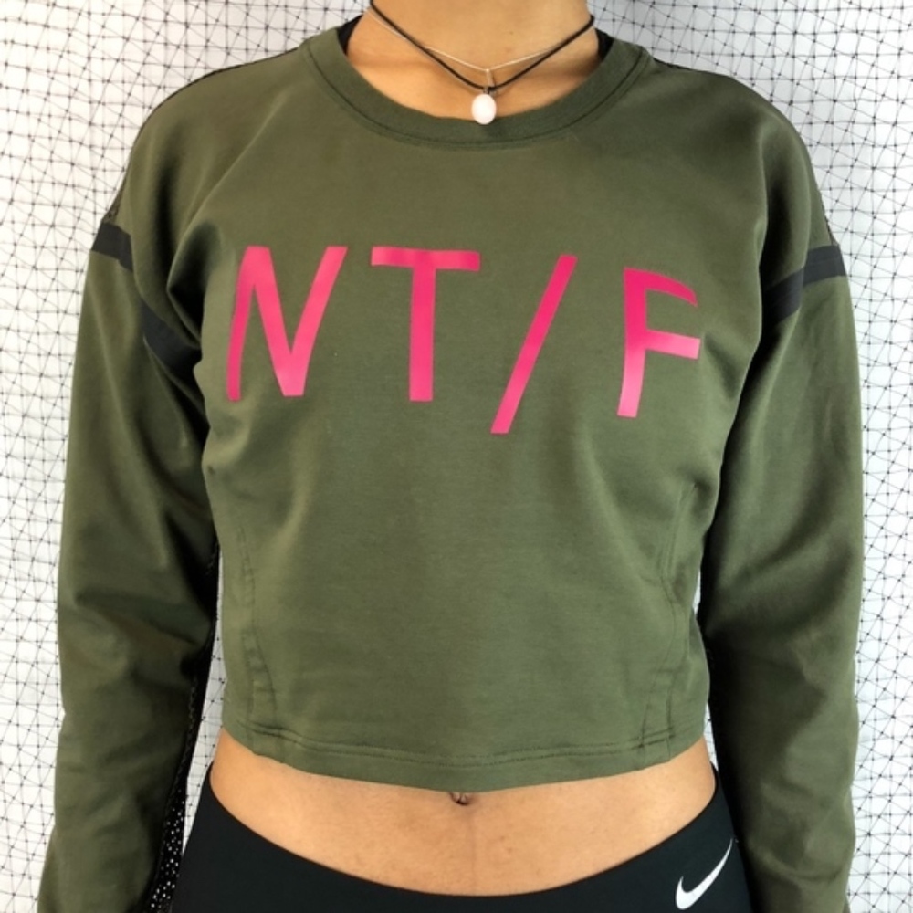 NIKE- Mesh Athleisure Crop Top